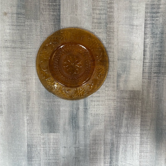 Indian Glass Co. Daisy Pattern Amber Glass Decorative Plate - Picture 2 of 4